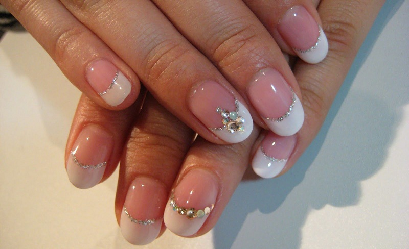 Technique Manicure With Bouillons