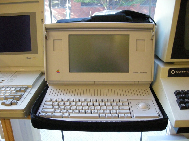  First Laptop in world 