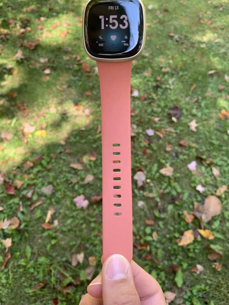 What are the 3 buttons on Fitbit Versa 3